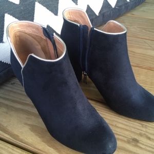 Chelsea Crew Outlined Allure Heeled Ankle Boots